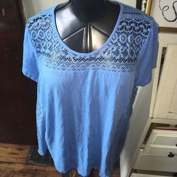 Chicos light blue short sleeve blouse with crocheted back - Picture 1 of 3